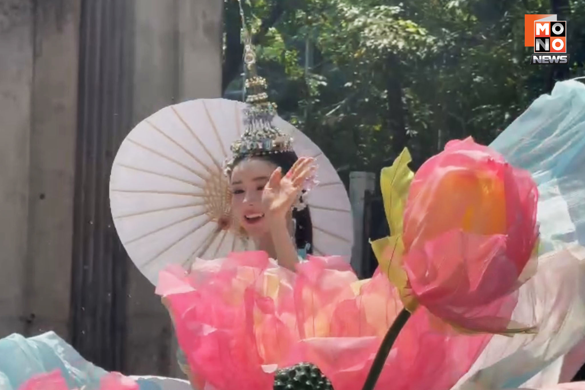 “สีลม” แห่พาเหรดสายน้ำสุดยิ่งใหญ่ ดันกรุงเทพฯ สู่เวทีเทศกาลโลก