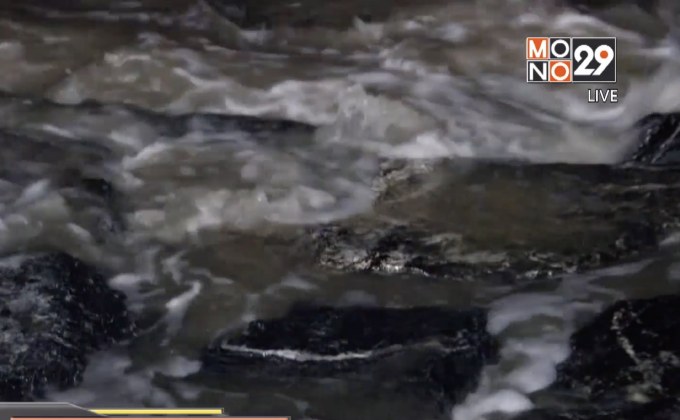 ปากพนังคลื่นลมแรงน้ำทะเลหนุนสูง