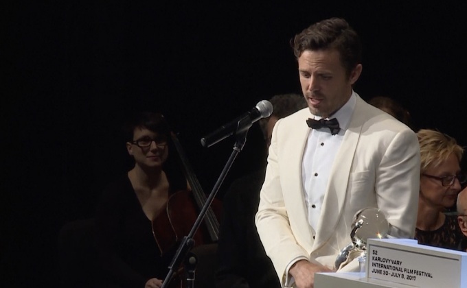 เอฟเฟล็ก-เธอร์แมน รับรางวัลเทศกาลหนังเช็ก