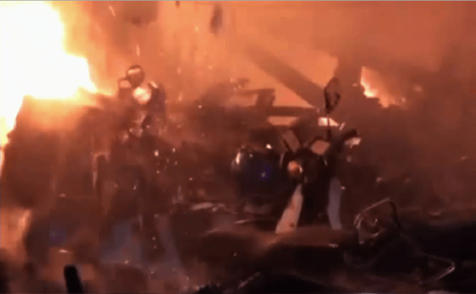 ไฟไหม้บ้านทรงไทยอายุกว่า 100 ปี เสียหายทั้งหลัง