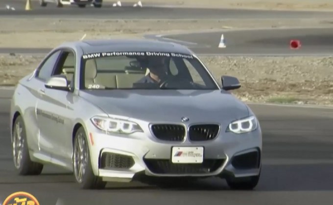 สนามแข่งรถหรูกลางทะเลทราย