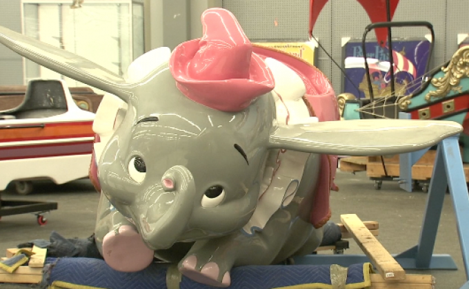 งานประมูลของสะสมจากดิสนีย์แลนด์ในสหรัฐฯ