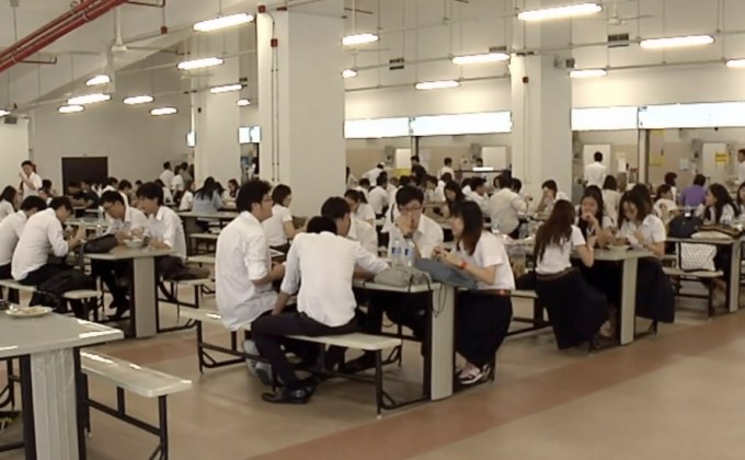 หนุน-ค้าน น.ศ. เกียรตินิยมไม่ต้องใช้หนี้ กยศ.