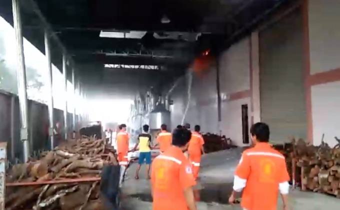 ไฟไหม้โรงอบยาง จ.ระยอง เสียหายกว่า 5 ล้านบาท