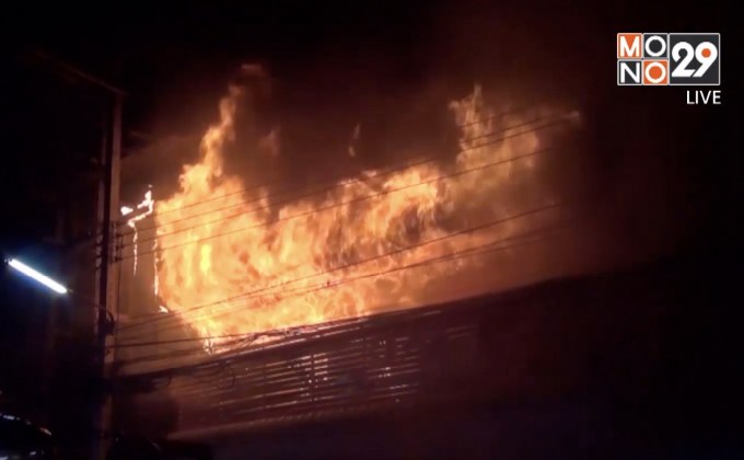 ไฟไหม้ร้านชุดวิวาห์กลางใจเมืองปราณบุรี