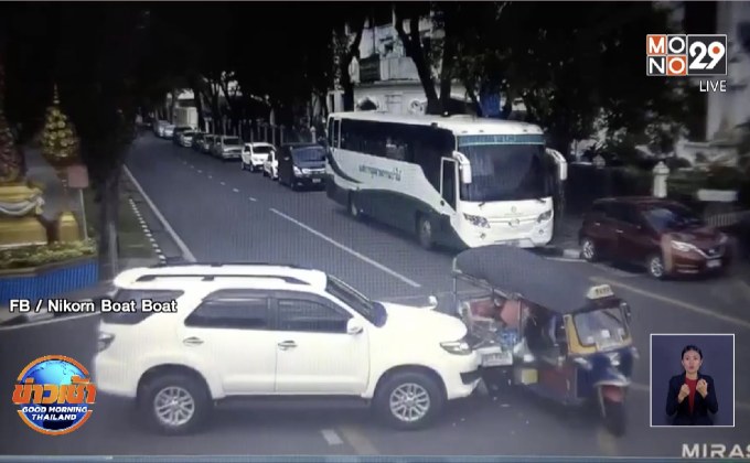 ล่ารถยนต์ชนแล้วหนี พุ่งชนตุ๊กตุ๊ก ยาย72บาดเจ็บ