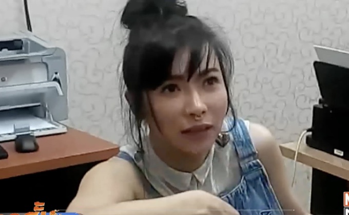 ดีเจต้นหอมแจ้งความถูกชายคุกคามถึงห้องพัก