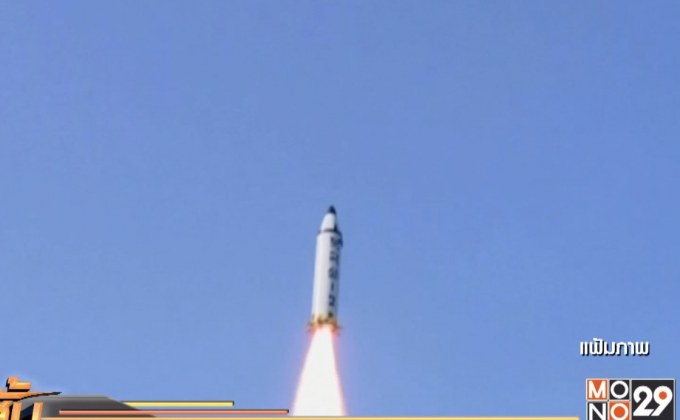 ​ผู้นำเกาหลีเหนือรับชมการทดสอบขีปนาวุธนำวิถีชนิดใหม่