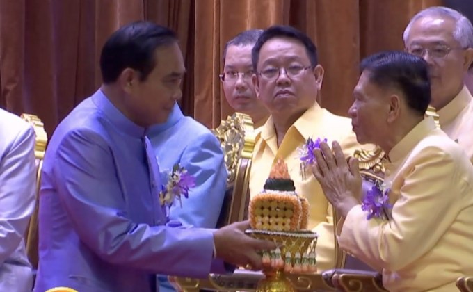 นายกฯ แนะครูสอนเด็กรู้ทันเทคโนโลยี – สังคมออนไลน์