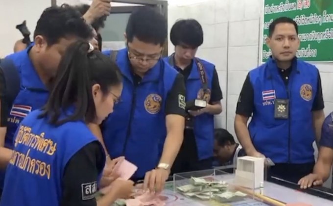 เด้ง 5 เสือโรงพักบางบ่อ เซ่นบ่อนกลางเมือง