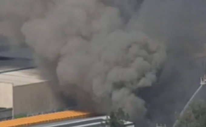 ไฟไหม้ลานเก็บรถเก่าในออสเตรเลีย