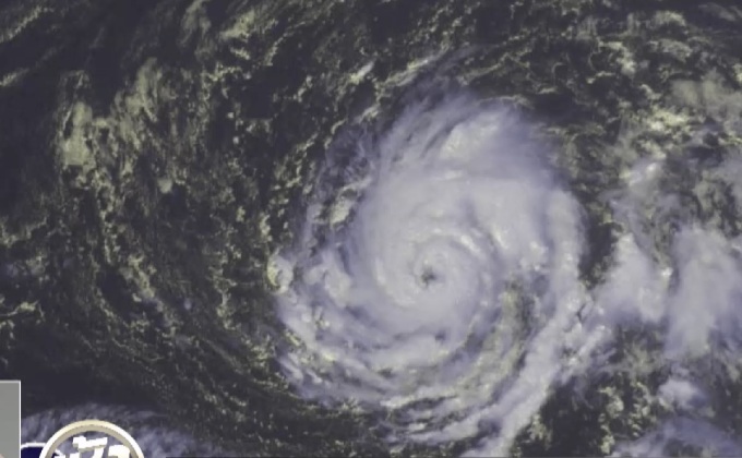 เฮอร์ริเคน “โอฟีเลีย” เตรียมถล่มสหราชอาณาจักร