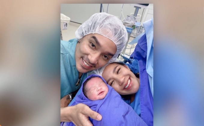คลอดแล้ว! “น้องเวทมนต์” ลูกคนแรกของ “ใบเตย-ดีเจแมน”