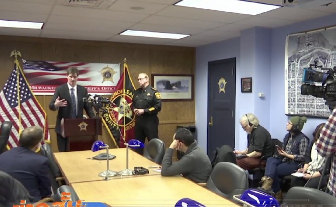 อัยการตั้งข้อหา 3 เจ้าหน้าที่เรือนจำสหรัฐฯ