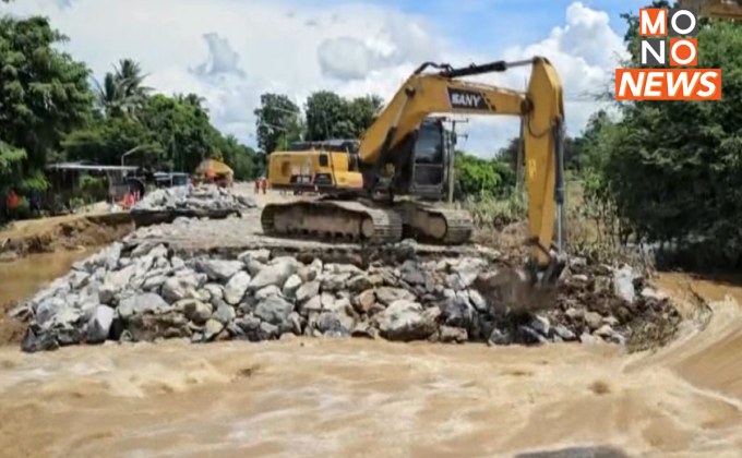 เร่งซ่อมถนนขาด ติดตั้งสะพานเหล็กชั่วคราวให้ชาวบ้าน