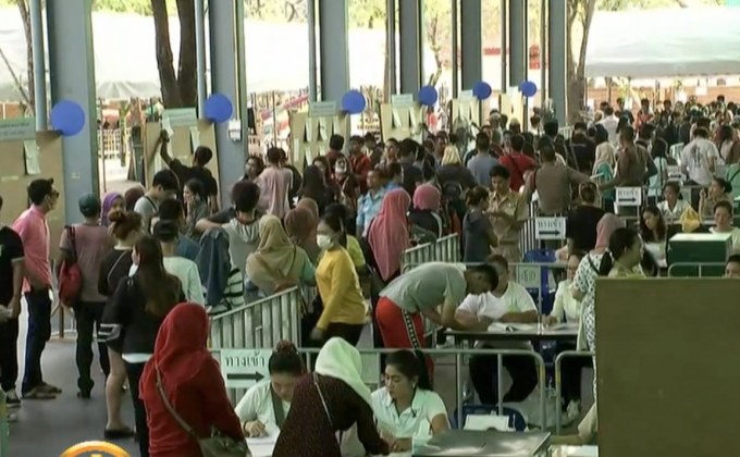 ปชช.แห่เลือกตั้งล่วงหน้าล้นหลาม