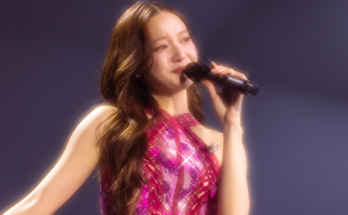 “อิ้งค์ วรันธร” สร้างความประทับใจ “ให้เห็นกับตา” ในคอนเสิร์ตครบรอบ 10 ปี จดจำในใจไม่มีวันลืม