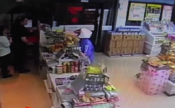 จับ 2 วัยรุ่นตระเวนชิงทรัพย์คืนเดียว 4 ครั้ง