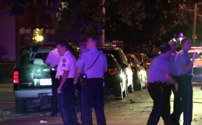 สหรัฐฯ ล่า 2 มือปืนยิงเด็ก