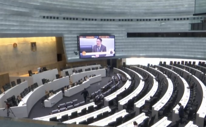 สภาพิจารณาร่าง พ.ร.บ.งบ ไม่จบตามกรอบเวลา