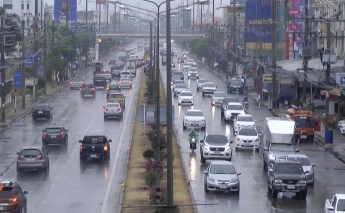 ฝนถล่มทั่วกรุงเทพฯ