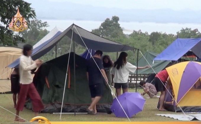 นทท.กางเต็นท์พักแรมชมน้ำตกห้วยขมิ้น จ.กาญจนบุรี