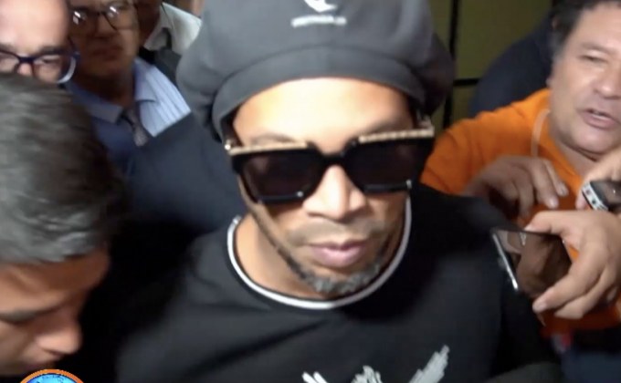 “โรนัลดินโญ่” ส่อติดคุกครึ่งปีคดีพาสปอร์ตปลอม