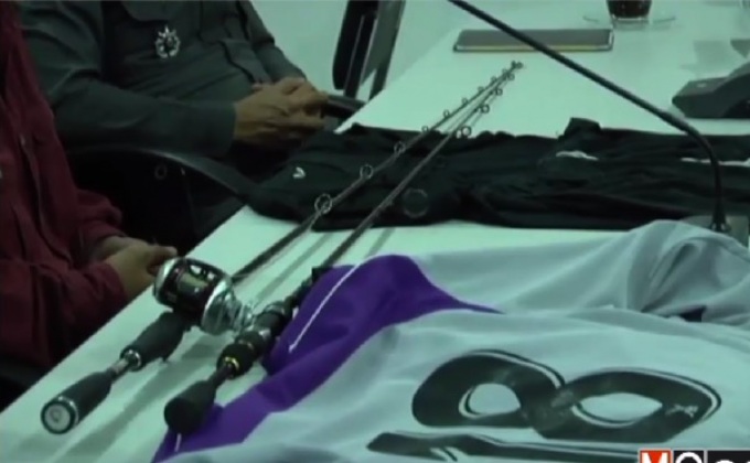 พบตัวหนุ่มเหวี่ยงสายเบ็ดเกี่ยวใบหน้าสาวแล้ว