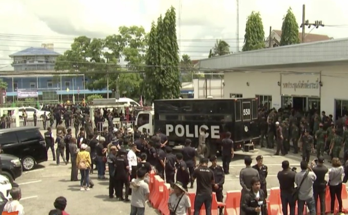 ผบ.ตร.รับมอบตัวผู้ต้องหาคดีฆ่ายกครัว 8 ศพ จ.กระบี่