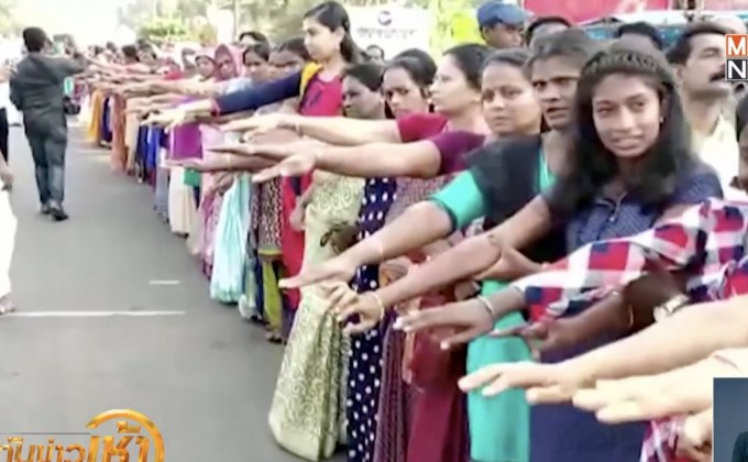 อินเดียประท้วงเดือดหลังผู้หญิงแอบเข้าวัดฮินดู