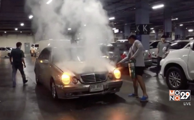 ไฟไหม้รถยนต์คนขับรอดตายหวุดหวิด