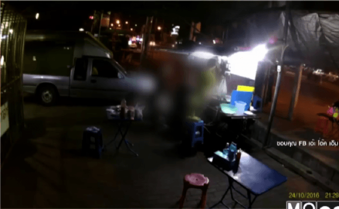 ชายเลือดร้อนเตะก้านคอแม่ค้า