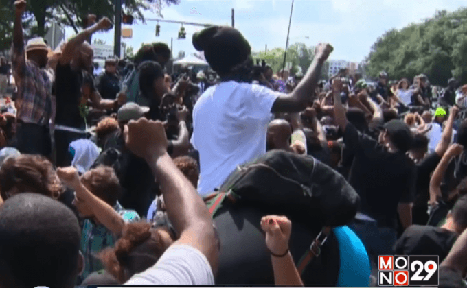 ประท้วงตำรวจยิงชาวผิวสีในสหรัฐฯ