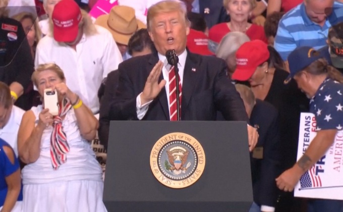 ผู้นำสหรัฐฯ ขู่ปิดหน่วยงานรัฐกดดันแผนสร้างกำแพง