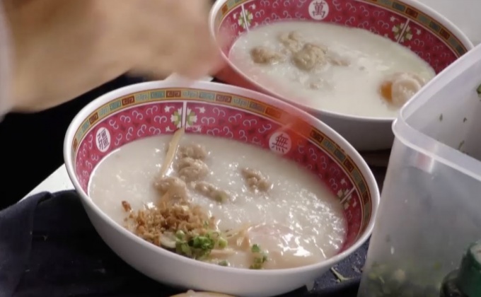 โจ๊กหมู 10 บาท อิ่มอร่อย ขวัญใจมหาชน