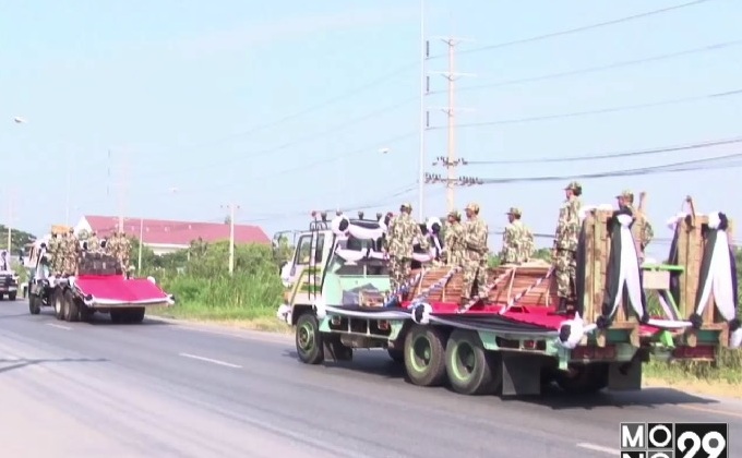 ไม้จันทน์หอม ถึงสำนักช่างสิบหมู่ เตรียมฉลุลายพระบรมโกศฯ