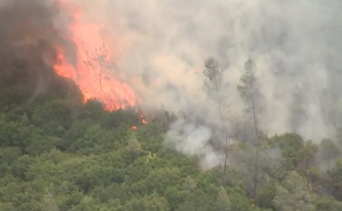 สหรัฐฯ อพยพ 2,500 คน หนีไฟป่า