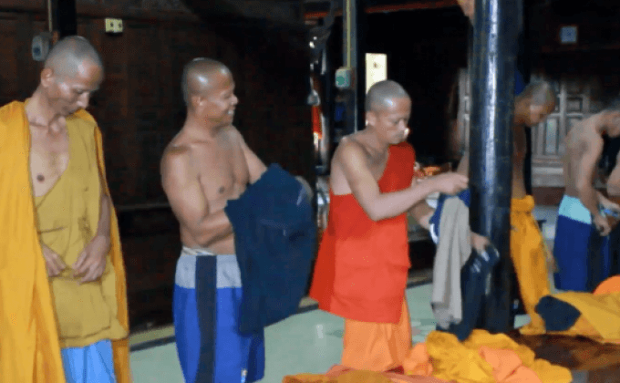 ตร.จับพระเขมรเ​รี่ยไรเงินและเสพยาที่ จ.เพชรบุรี