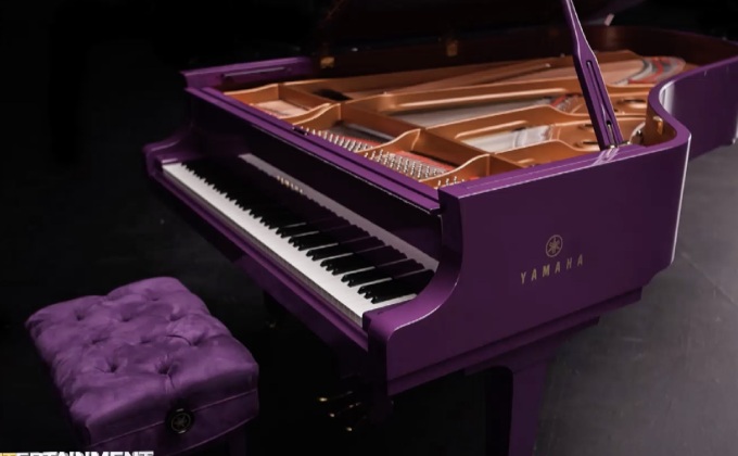 สีม่วงเฉพาะตัวเอง “พรินซ์” ถูกประกาศเป็นสีสากลชื่อ Love Symbol #2