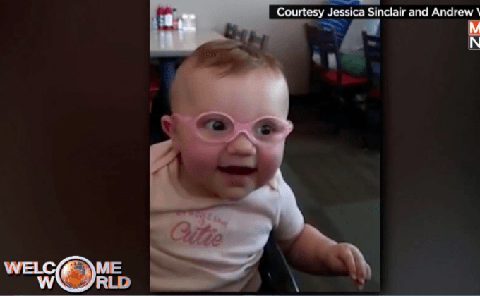 ทารกน้อยใส่แว่นเห็นพ่อแม่เป็นครั้งแรก