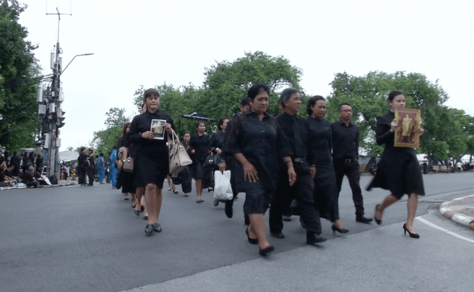 เตรียมเสนอขยายเวลาเข้าสักการะพระบรมศพ