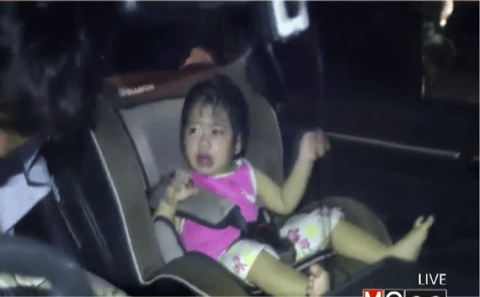 ช่วยเหลือเด็กถูกขังในรถ จ. ปทุมธานี