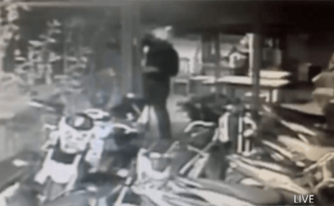 คนร้ายลักจักรยานยนต์หนีลอยนวล