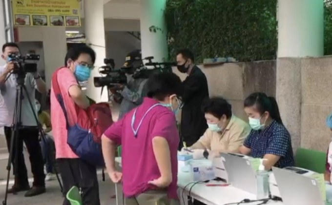 สุ่มตรวจเชื้อโควิด-19 ลูกบ้านคอนโด สวนธน