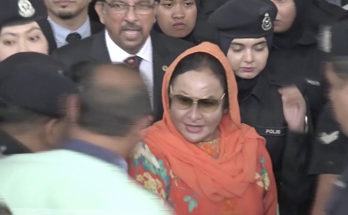 อดีตสตรีหมายเลข 1 มาเลเซีย ปฏิเสธข้อหา 17 กระทง