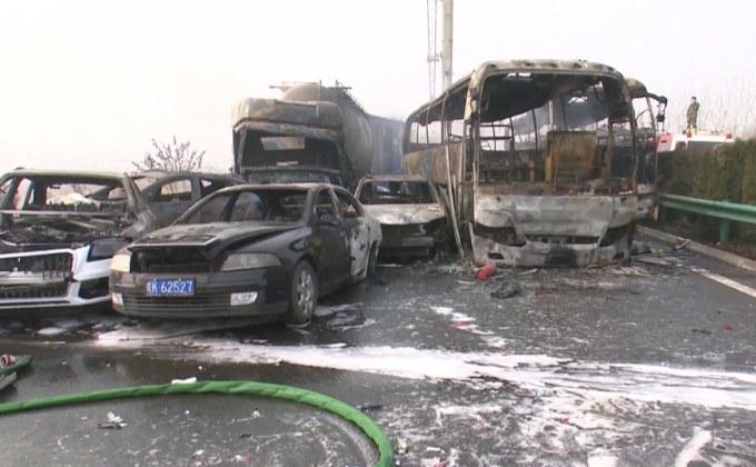 อุบัติเหตุรถชนกัน 30 คัน ในจีน