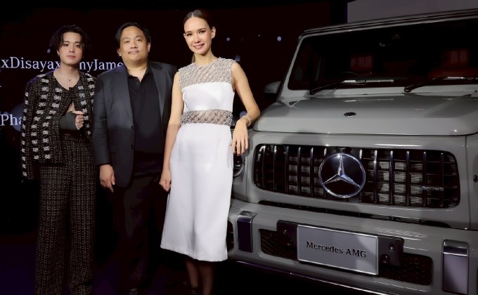 “เจมมี่เจมส์” โชว์ความเป็นตัวตน ร่วม Collaboration งานแฟชั่นโชว์ DISAYA X JAMYJAMESS Powered by Mercedes-Benz พร้อมเสิร์ฟ “หยิ่น-วอร์” ลุคหล่อสะกดบนรันเวย์บนพื้นที่ ICONIC YOU