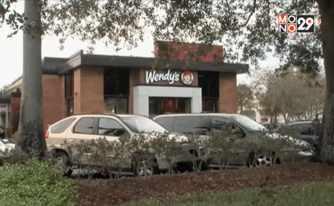 จับหนุ่มอเมริกันแสบปล่อยจระเข้เข้าร้านอาหาร