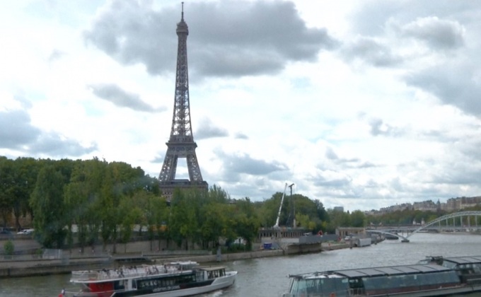 ฝรั่งเศสทุ่มงบสร้างกระจกกันกระสุนรอบหอไอเฟล