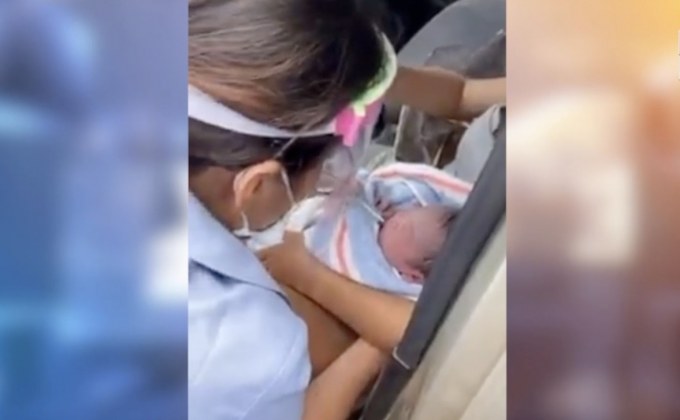 นาทีชีวิตช่วยคุณแม่คลอดลูกในรถบริเวณด่านตรวจ จ.ชัยนาท